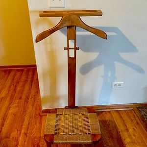 AMCREST - Vintage/Mid Century Butler Valet stand chair